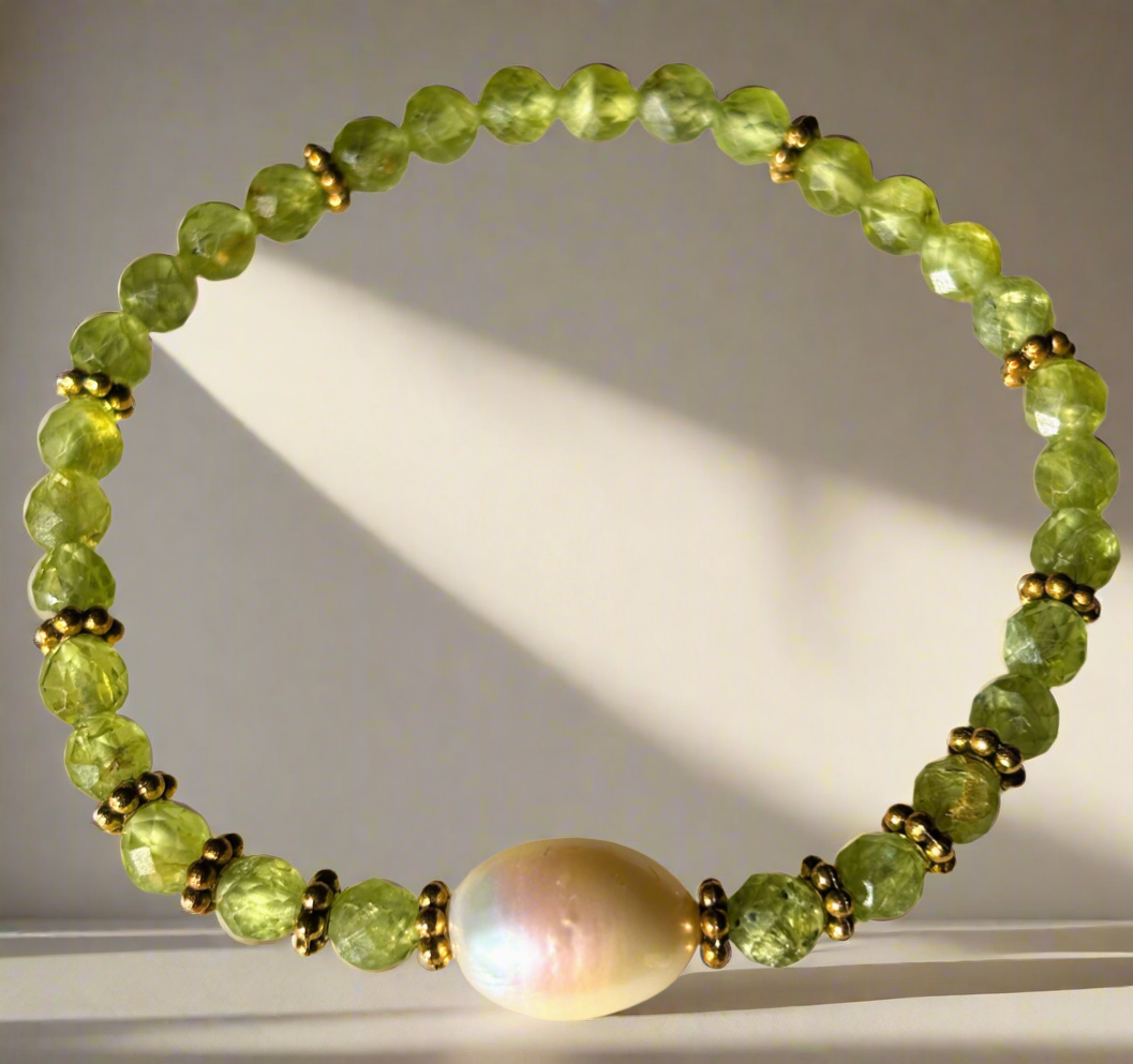 Peridot & Pearl Bracelet